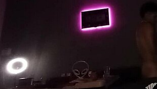 dejan sola a mi hermanastra y me la termino follando