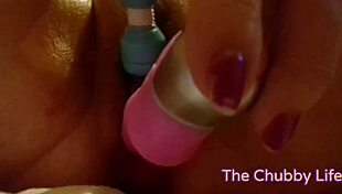 Amateur Mature Milf Wife Masturbates Big Sweet Pussy With Detailed Close Up