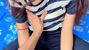 beautiful college girl chats dirty with boyfriend while getting her pussy wet 😏💦