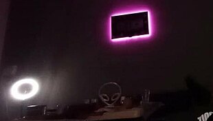 dejan sola a mi hermanastra y me la termino follando