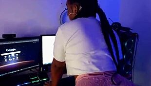 Sluškinja sa velikom guzom dobija analni kreampaj od velikog crnog kurca