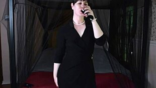 Housewife Double Penetrates Herself with Toys in Homemade Session