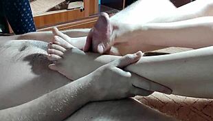 JERK OFF MY LEGS! NEED CUM!