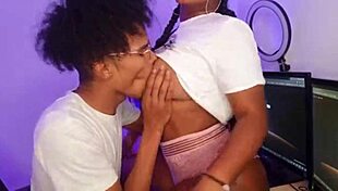 Sluškinja sa velikom guzom dobija analni kreampaj od velikog crnog kurca