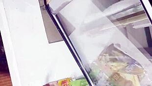 Upskirt en la tienda