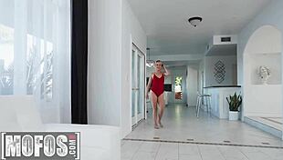 Nicole Nichols Sucks Cock Like Lollipop, Spreads Legs For Hard Pounding