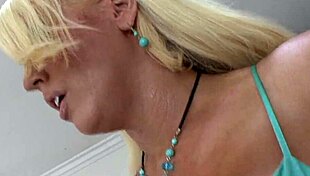 family lesbo threesome