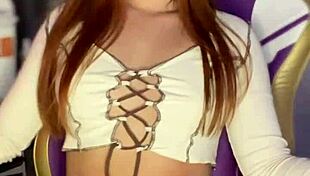 Ela gosta de se exibir desde novinha