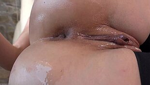 Lilu Moon Achieves Intense Anal Orgasm Close-Up