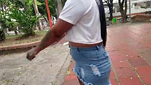 Hoy Par De Cachondas Lesbianas Quisieron Ser Mas Atrevidas Y Fueron A Masturbarse Los Co�os En Parque Publico