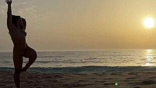 Damiana brasileira travels Europe - beach photoshoot and canoe in Portugal ep2