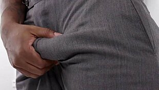 paisley paige drinks that big warm load from rich da piper