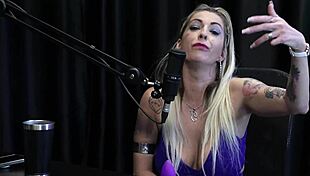 os clientes voltam por n�o dar s� o sexo se masturbava desde nova teve um cliente ladr�o de banco e quis pagar com o boquete - julia fontanelli watch on sheer red