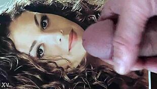 This lesbian addicted to hot cum on face! Cum please 😍