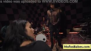 Natural big tit brunette fuck the sound guy from a band backstage - nia bleu brett maker