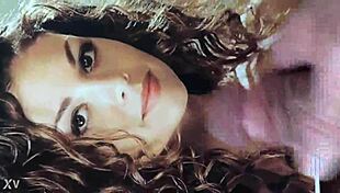 This lesbian addicted to hot cum on face! Cum please 😍