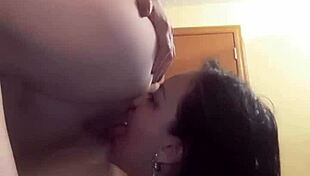 spanish lesbians live