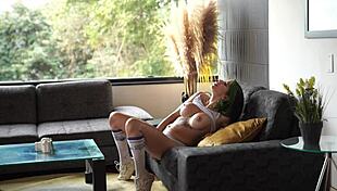 Tormenta latina y delicia exotica nos complace son una dosis de orgasmos ardientes