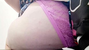 wonderful italian stepmom in public store with natural charm