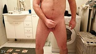 David Neptun's intriguing solo jerking session
