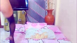 Amateur Tranny Sucks Her Own Huge Dick