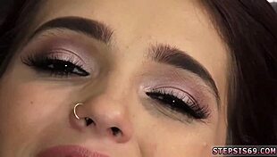 Remaja Cheerleader Di Webcam Hisap Pisang Abang Tiri Dengan Dildo