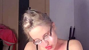 i got this non-nude tits addiction and it's drivin me crazy with all the teasin 😩