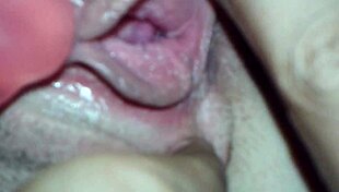 Hey, watch Joice reach pussy orgasm with vibrator toys