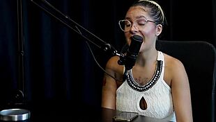 Seu primeiro show foi um sucesso gravou para produtoras n�o gostou de fazer invers�o e o fetiche - barbara sol watch on sheer red!