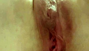 kleine vorstellung shows close up friend girlfriend lesbian pussy licking