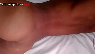 Zinha de maxaquene rebolando gostoso no pau do comedor de toda putas mz moods