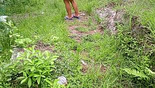 outdoor sex with a mature milf giving a good cock sucking?