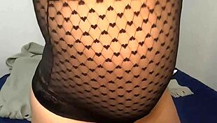 mi vecina tiene un enorme culote