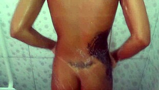 Beautiful amateur wife bathes in homemade reality