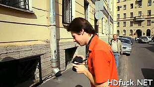 Hot Seductress Enjoys Deep Muff Insertion