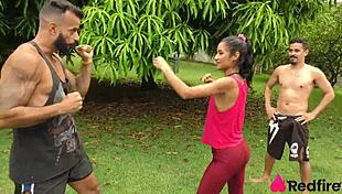 Treinando o cuzinho da tarada niara pessanha ao ar livre com anal e dp