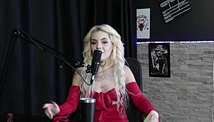 Kyra sex prepares for intense fisting and group fantasies