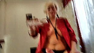 Aimee, the hot MILF aka Aimeeparadise, reigns as queen of married cocksuckers 😘