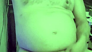 Ezsosa flashes crazy in bedroom!