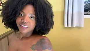 minha secretaria quis almoçar comigo, mal sabia ela que ia ganhar pica preta de sobremesa completo no red sheer 😏