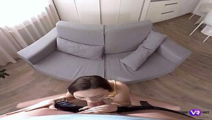 Isabella de laa enjoys feet massage for relaxation