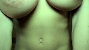 Hermosa Tetona Con Lunar Sexy
