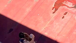 vecinas tomando sol en la terraza