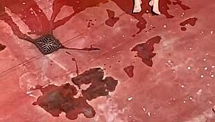 vecinas tomando sol en la terraza