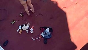 vecinas tomando sol en la terraza