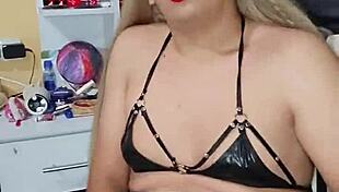 Watch this transsexual dance sexually and seductively