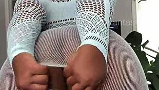 joanfantasy gets her creamy pussy playing in light blue lingerie 😍