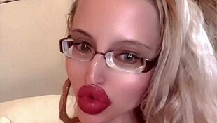 findom goaldigger sings not at the white party with huge long nails