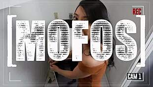 Jessica starling sensually pleasures herself with hands and huge dildo!