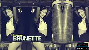 Stunning Milf Babe With Ass And Titties Showing Off